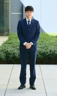 2017年入社：営業開発：山田 太郎