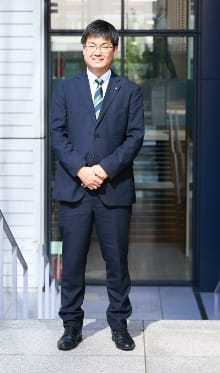 2017年入社：営業開発：山田 太郎